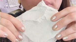 吃泡水粉笔视频,揭秘传统文具的新玩法